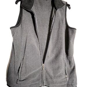 Women’s Two-Toned Fleece Zip Vest